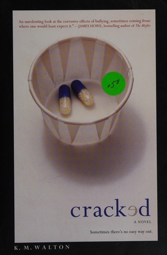 [9781442429178] Novel: Cracked, K M Walton (9781442429178)